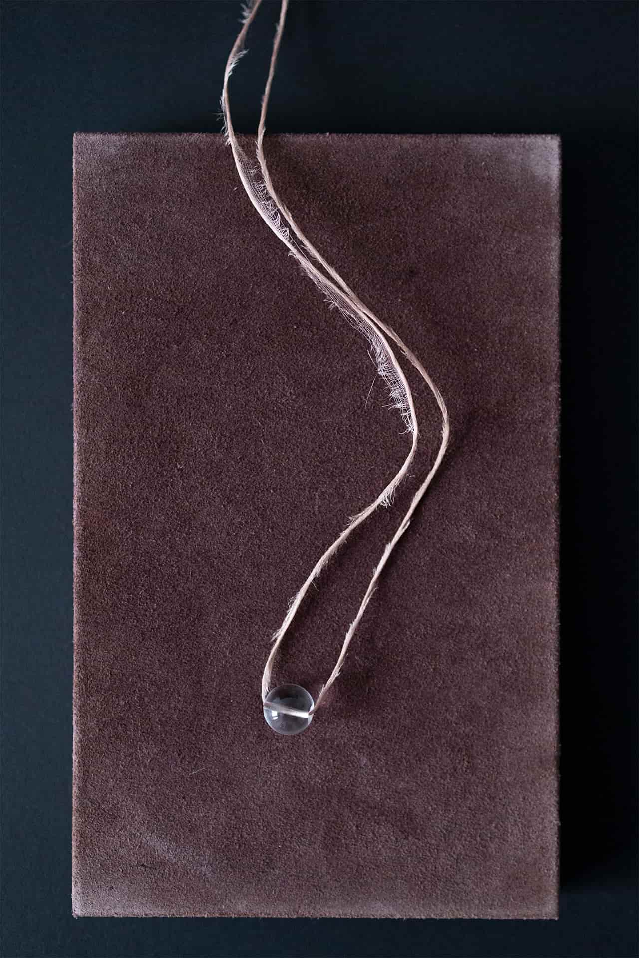 jedwabny naszyjnik brudny roz